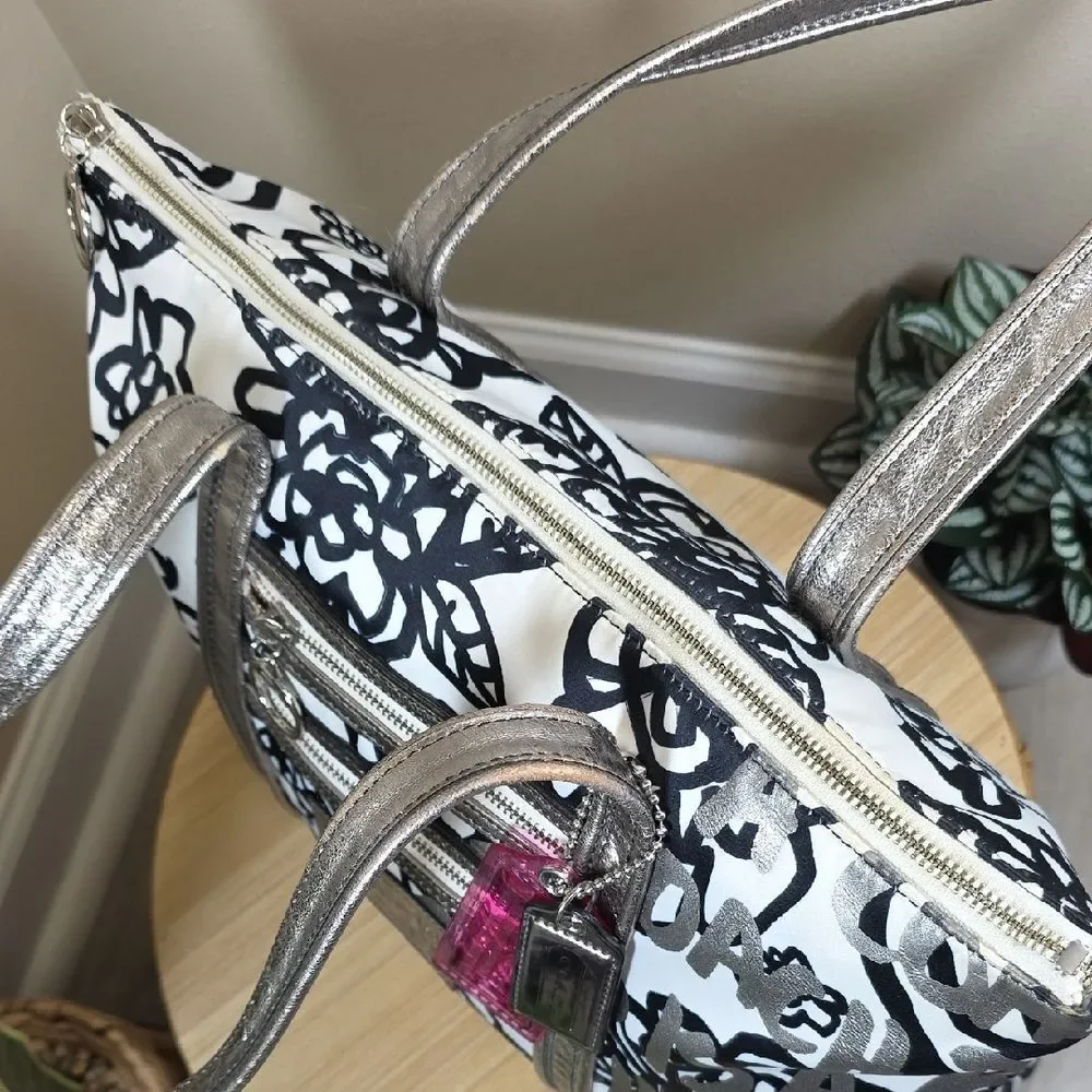 Coach Poppy Glam Tote With Matching Zip-Around Wallet - Picture 10 of 15